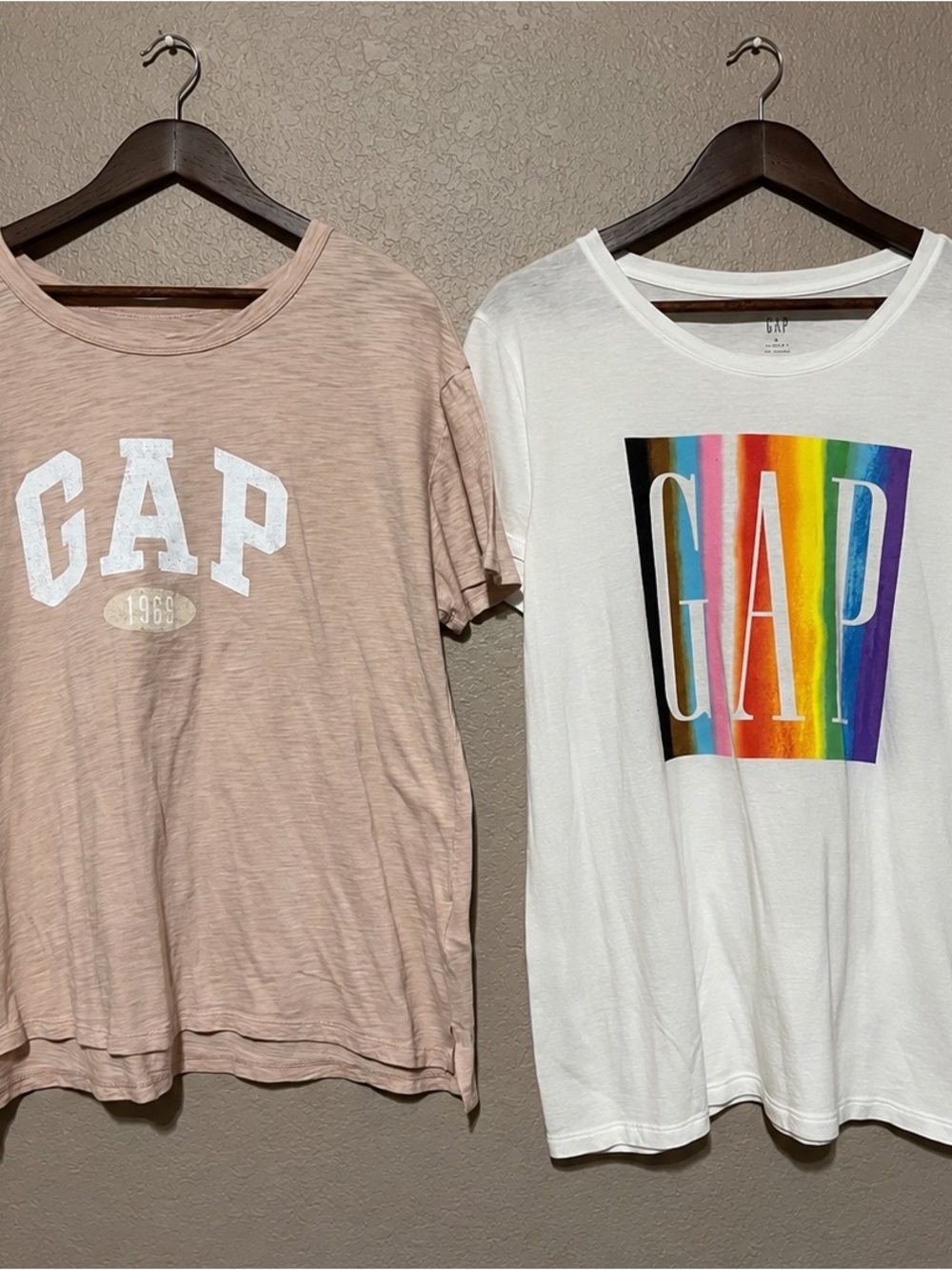 GAP Kids Short Sleeve Tees in White & Light Pink